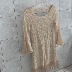 Vintage off white white women’s lace dress :)